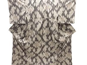 未使用品　仕立て上がり　菱に花古典柄織り出し本場泥大島紬着物(9マルキ)